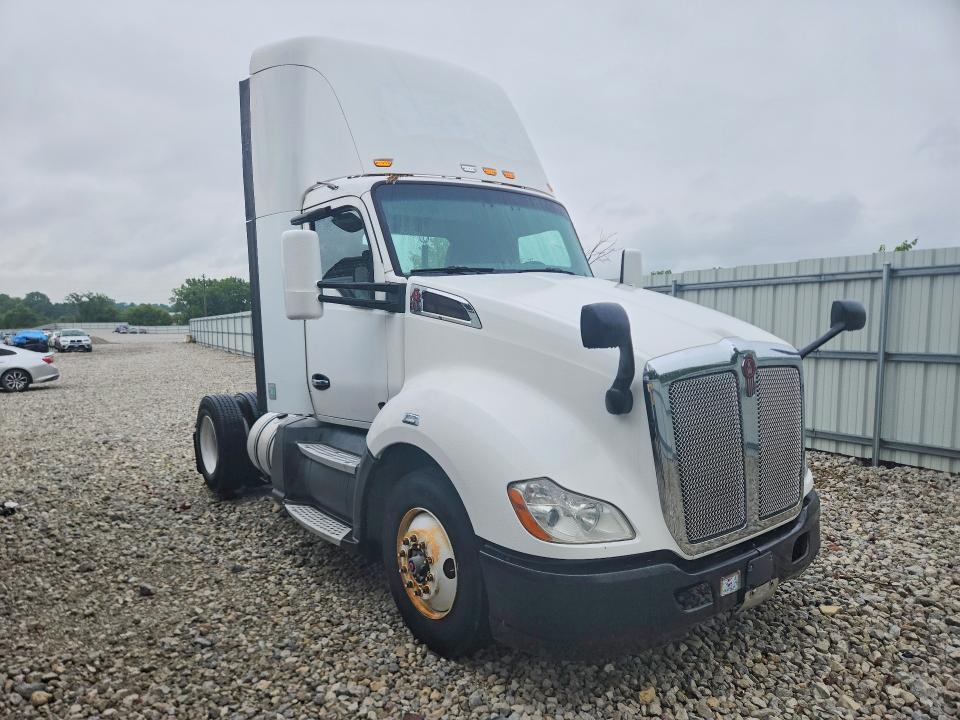 2016 Kenworth T680 Semi Truck