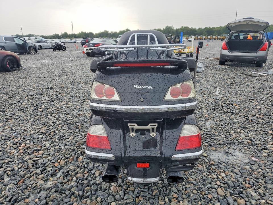2004 Honda GL1800