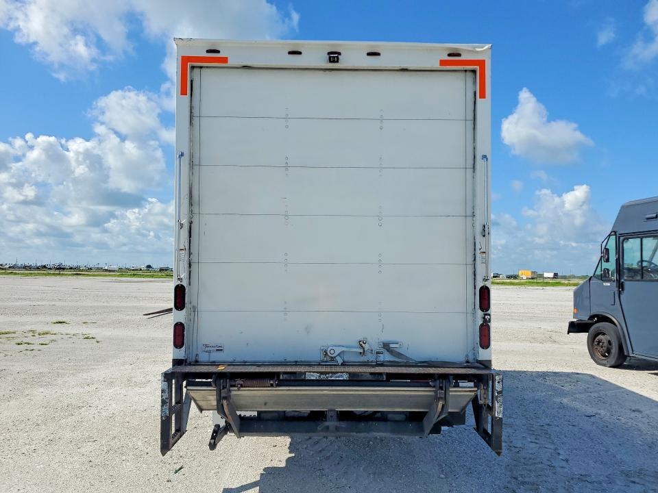 2016 Isuzu NPR HD