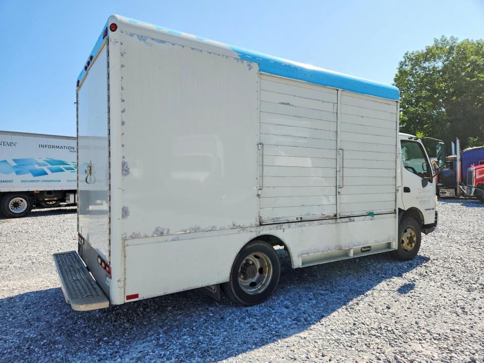 2015 Hino 195 BOX Truck