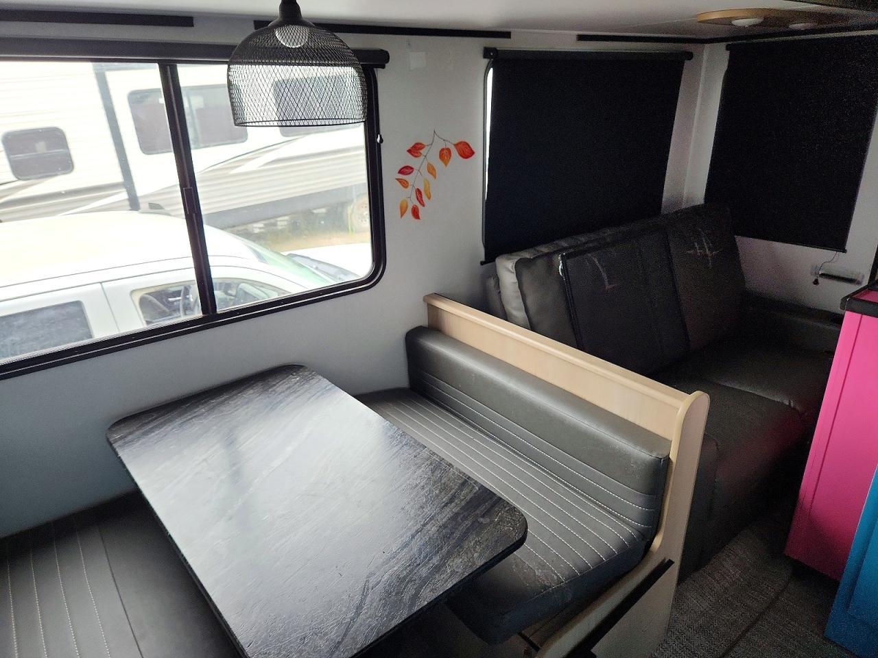 2021 Cruiser Rv Radiance Camper