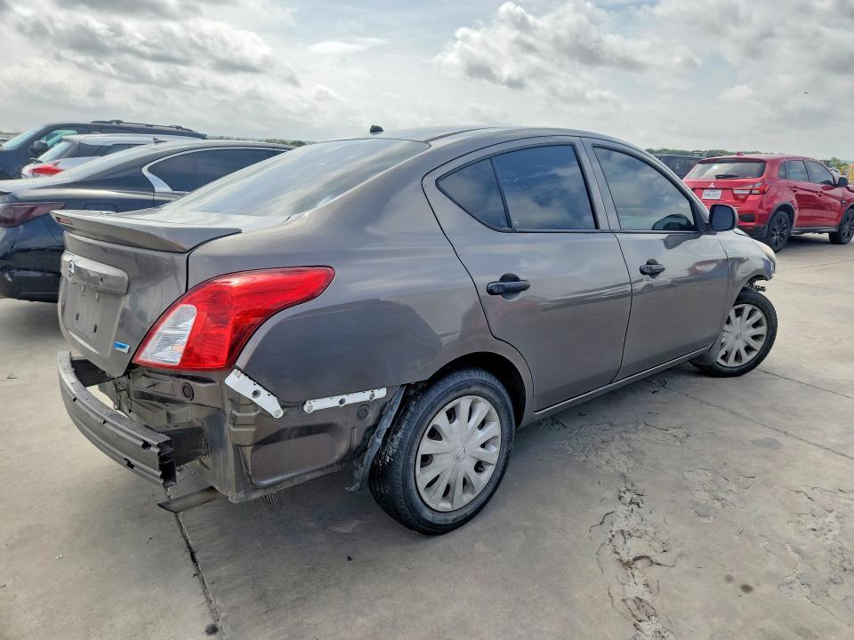 2015 Nissan Versa 1.6 s Plus