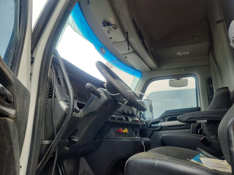 2023 Kenworth T680 Semi Truck