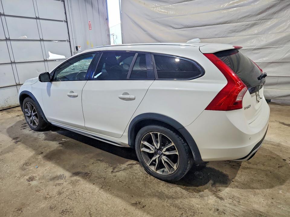 2016 Volvo V60 Cross Country Premier