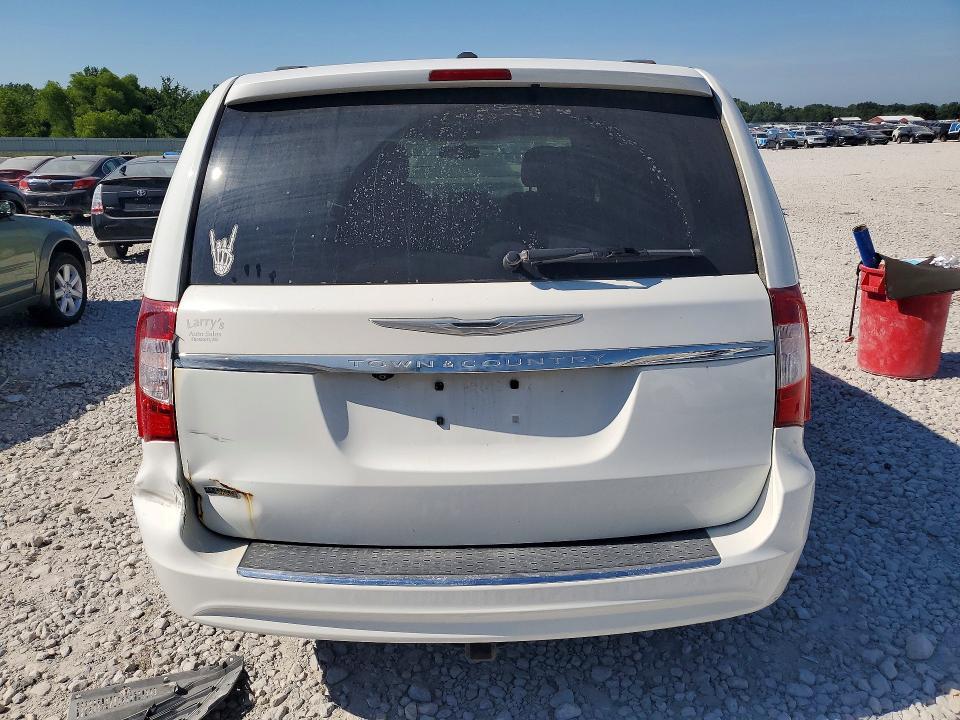 2016 Chrysler Town & Country Touring