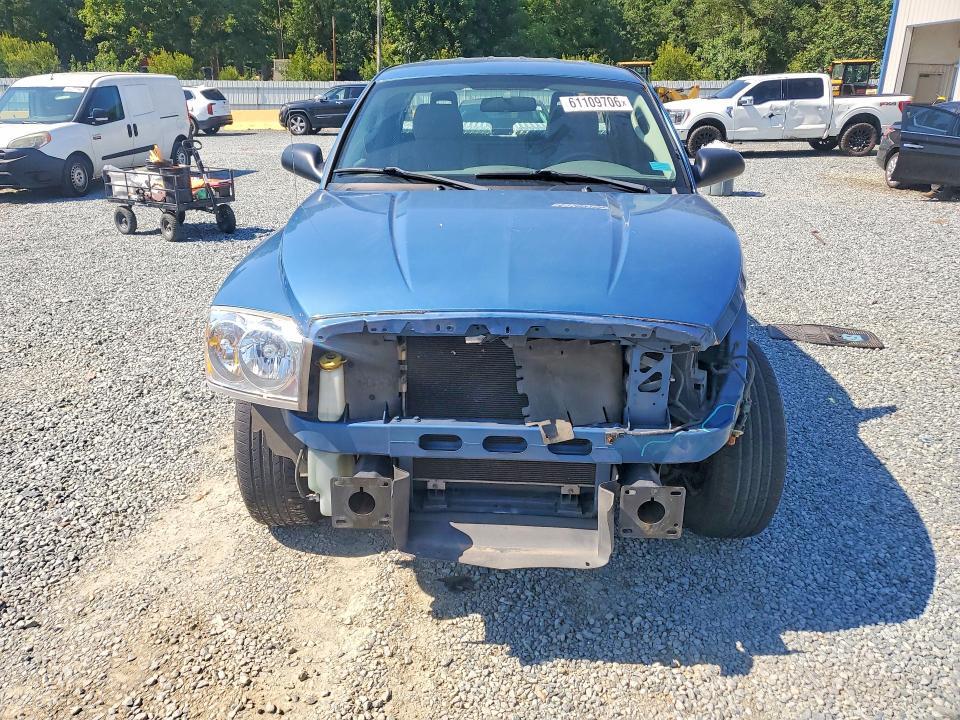 2005 Dodge Dakota st