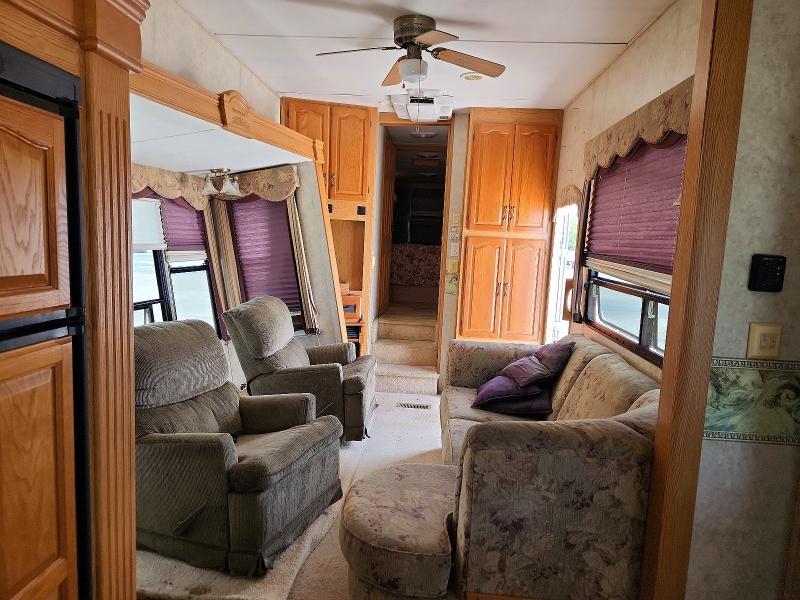 2005 Keystone Montana Camper