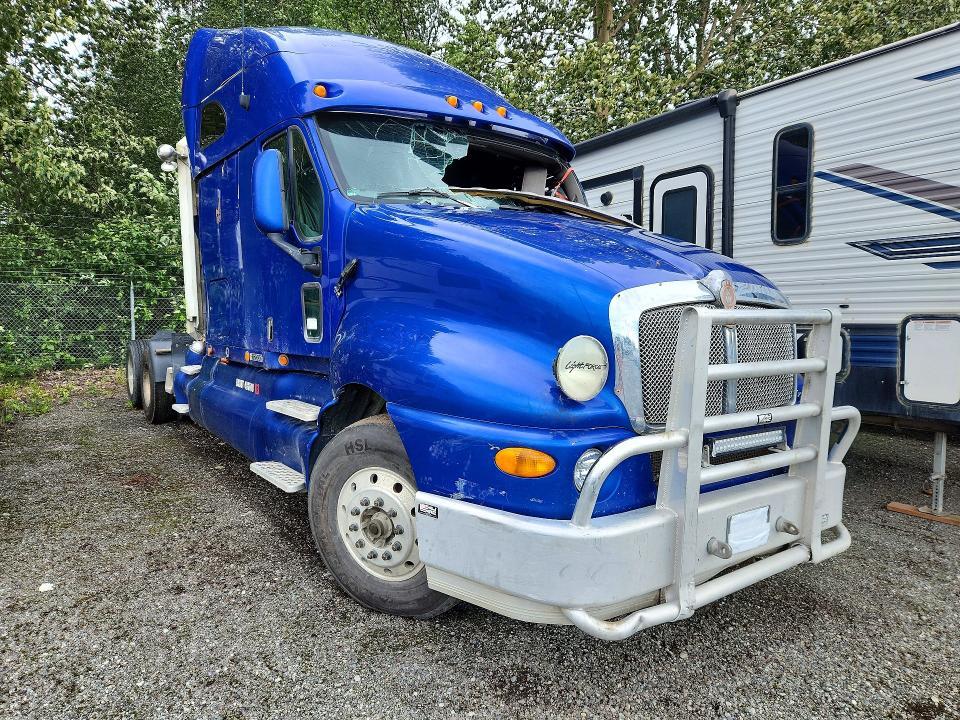 2000 Kenworth T2000 Semi Truck