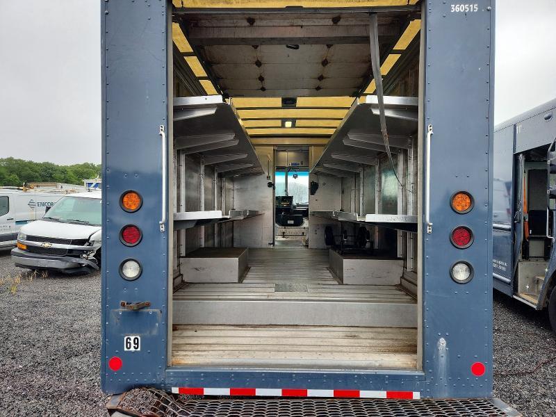 2021 Freightliner MT45G Chassis Delivery Truck