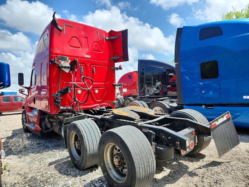 2020 Freightliner Cascadia 126 Semi Truck