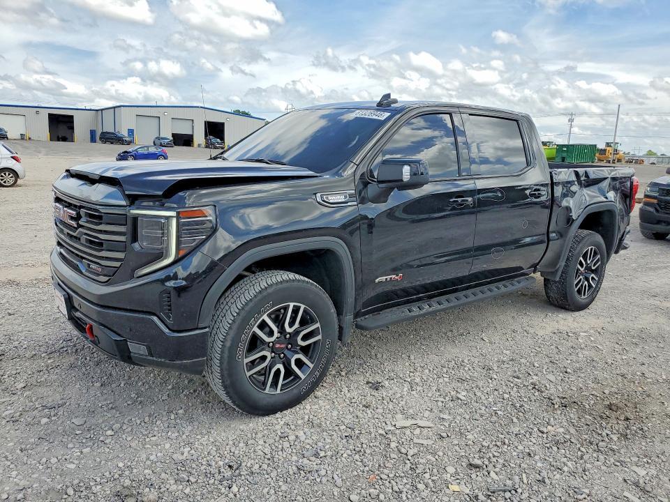 2022 GMC Sierra K1500 AT4