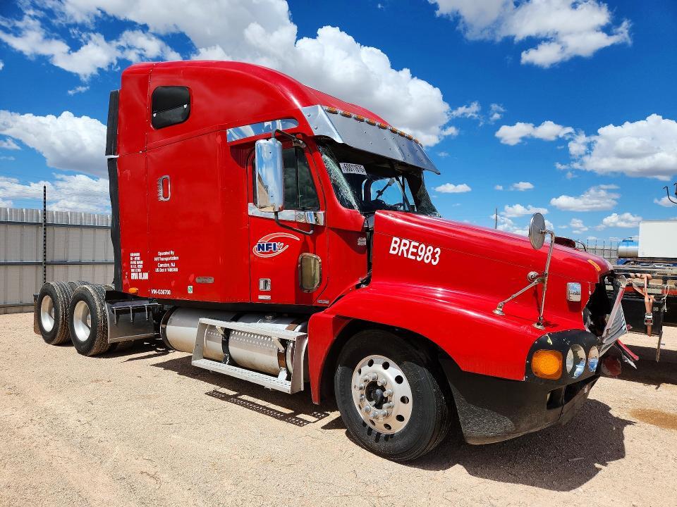 2001 Freightliner CST120 Semi Truck