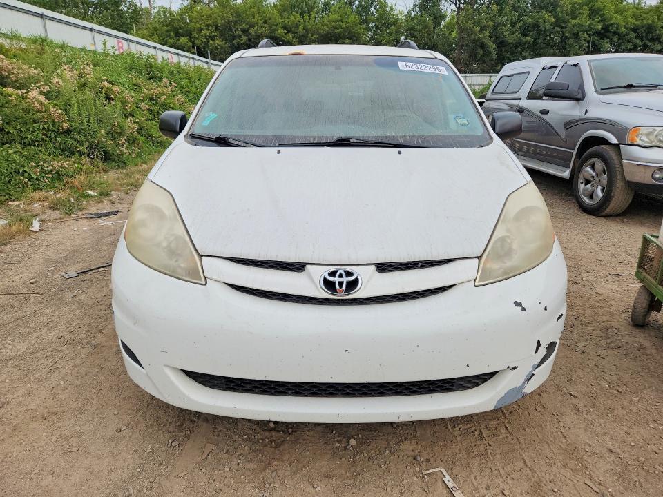 2009 Toyota Sienna le 8-passenger