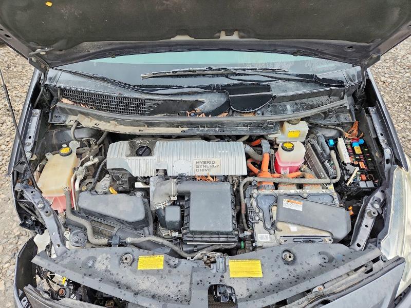 2013 Toyota Prius v Three