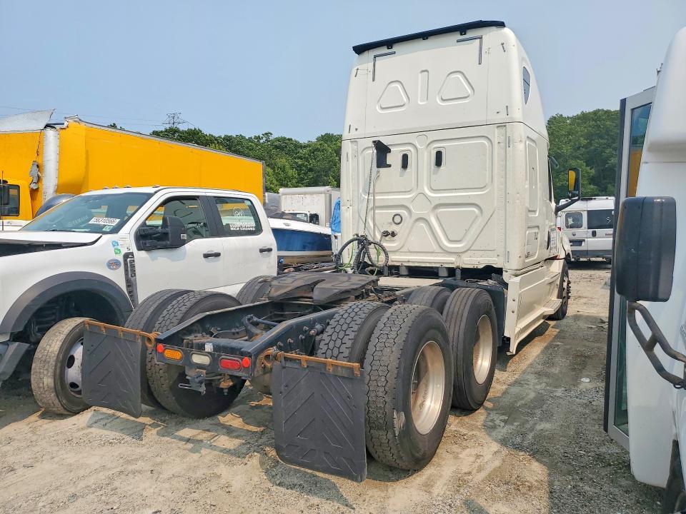 2019 Freightliner Cascadia 126 Semi Truck