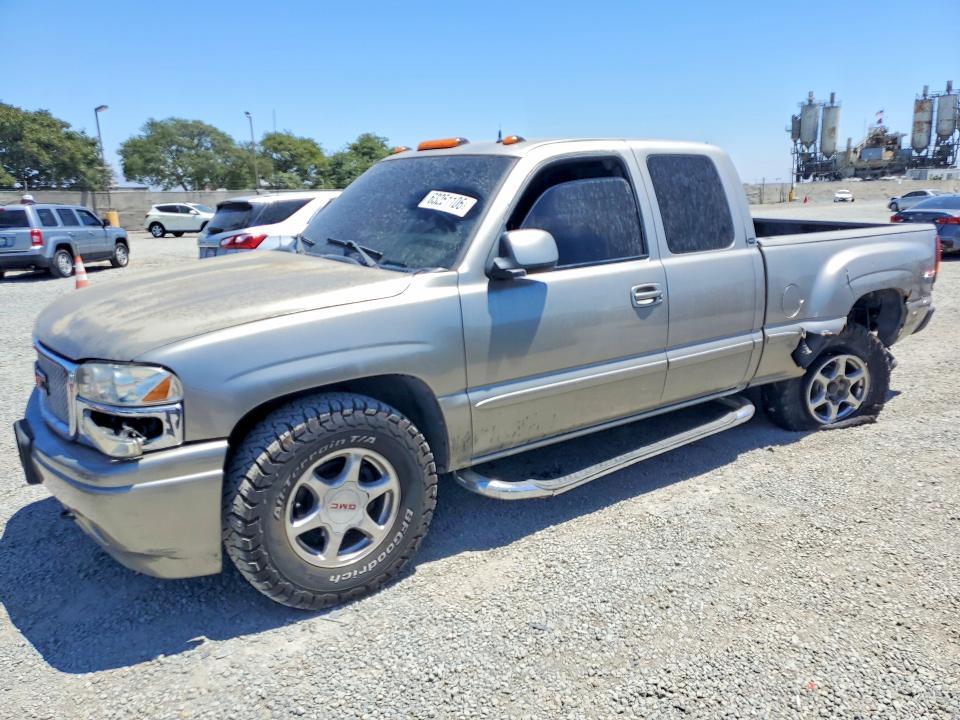 2002 GMC Sierra K1500 Denali