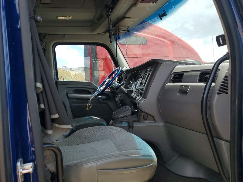 2017 Kenworth T680 Semi Truck