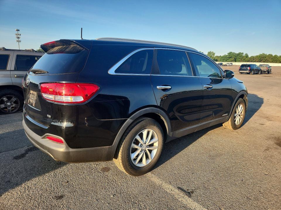 2016 KIA Sorento lx V6