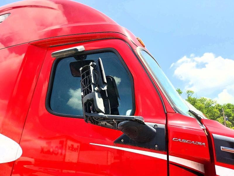 2019 Freightliner Cascadia 126 Semi Truck