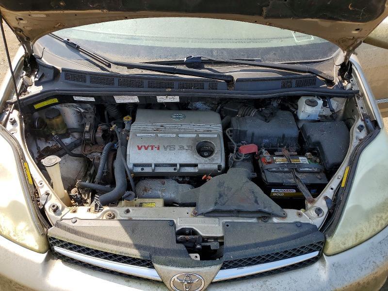 2004 Toyota Sienna xle Limited 7 Passenger
