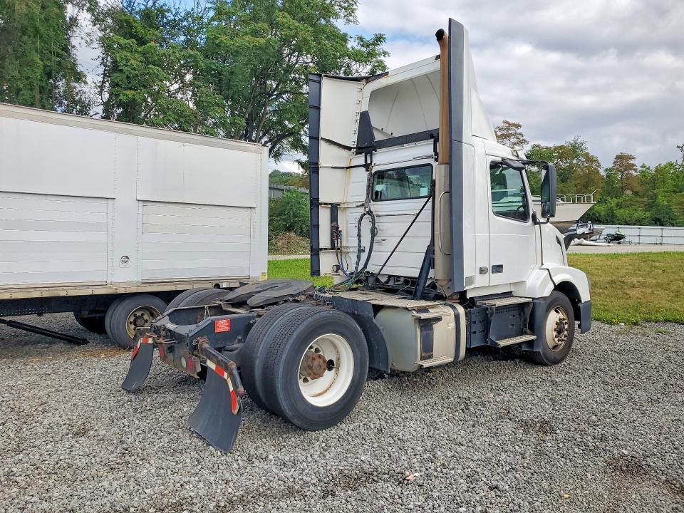2018 Volvo VNL Semi Truck