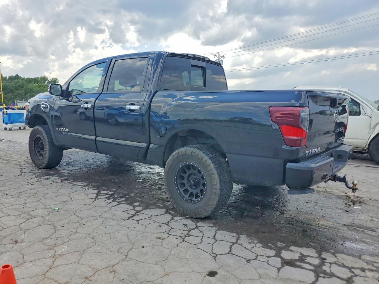 2017 Nissan Titan SV