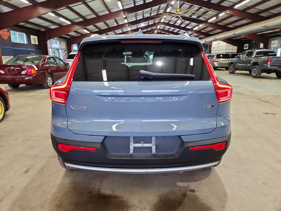 2020 Volvo Xc40 T5 Momentum