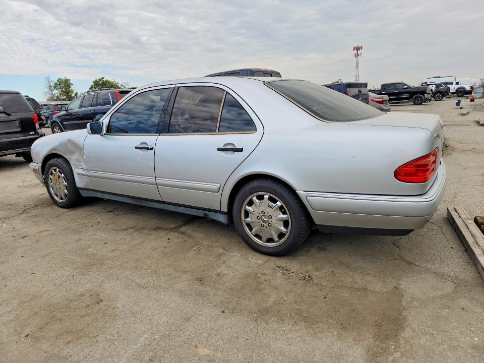 1999 Mercedes-Benz E 320