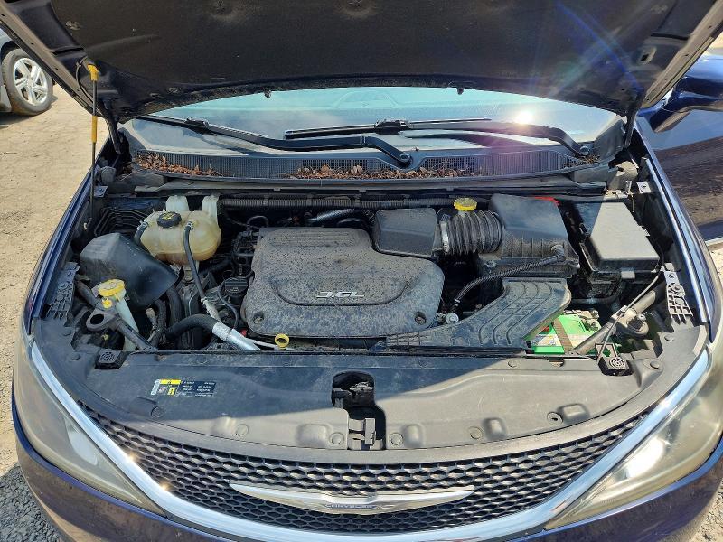 2017 Chrysler Pacifica Touring l