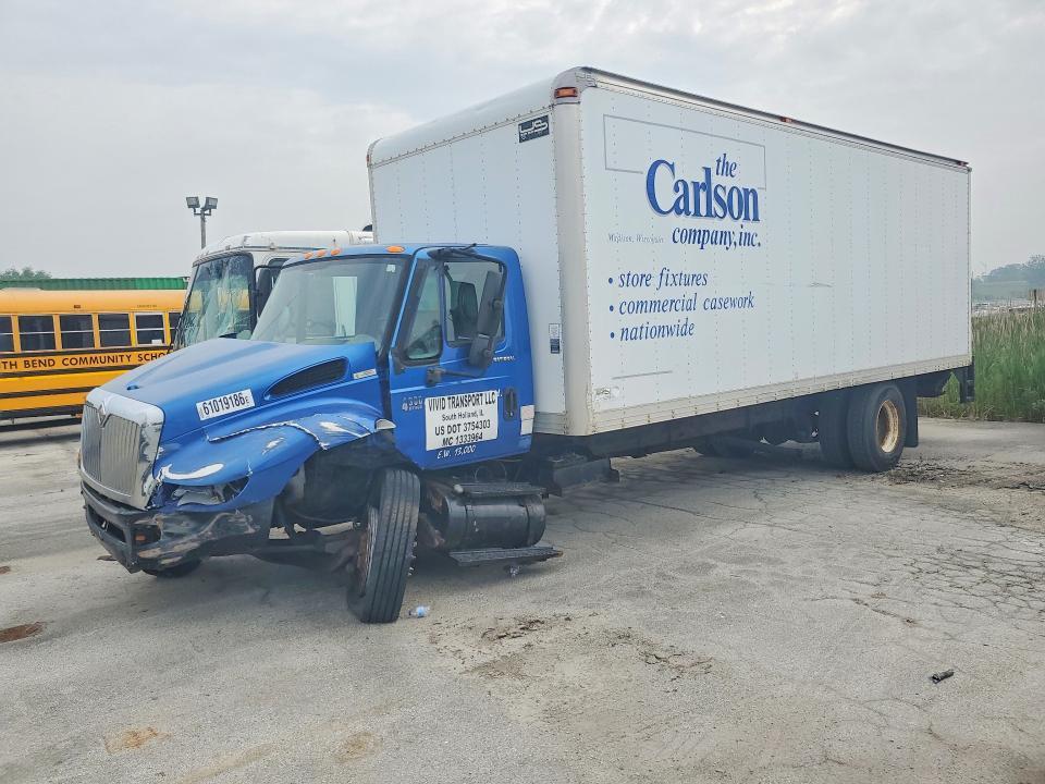 2004 International 4300 BOX Truck