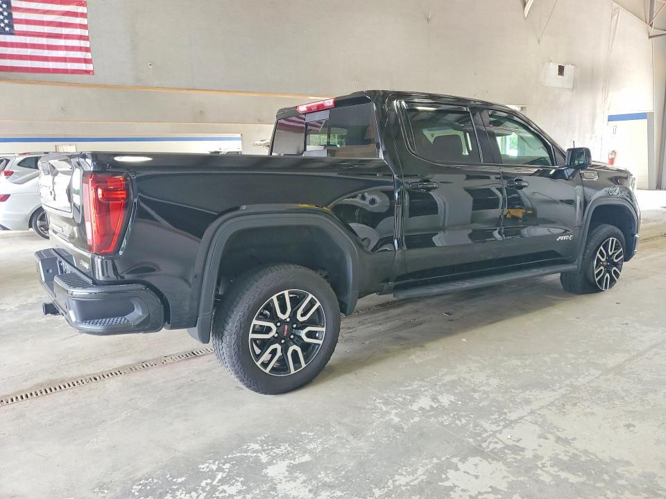 2025 GMC Sierra K1500 AT4