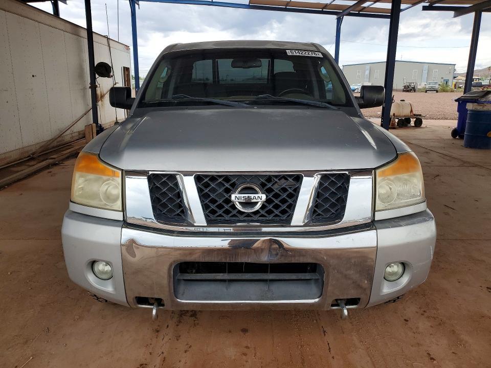 2011 Nissan Titan SV