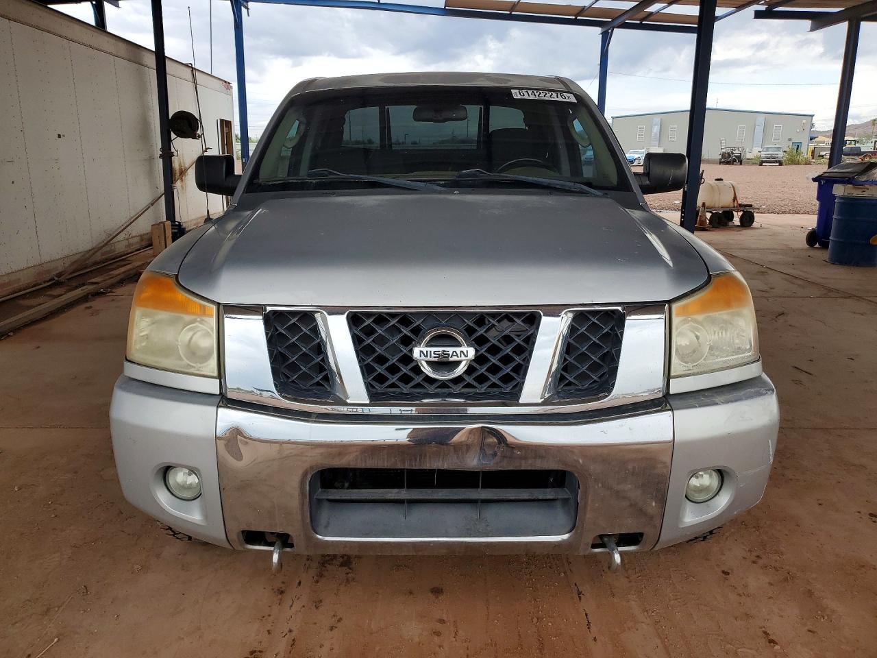 2011 Nissan Titan SV