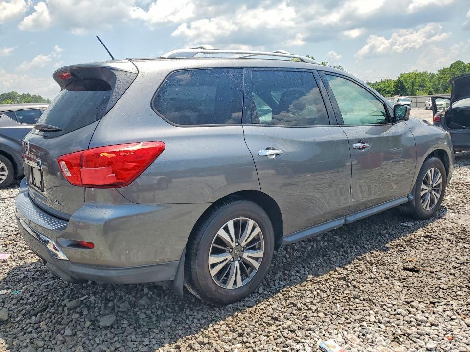 2017 Nissan Pathfinder sl