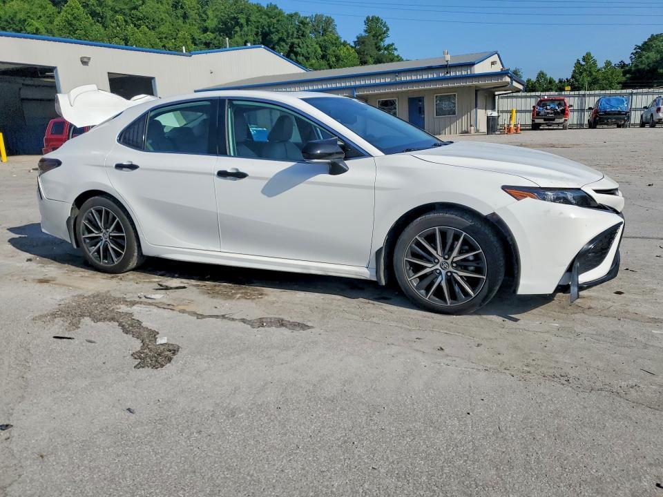 2023 Toyota Camry Hybrid se