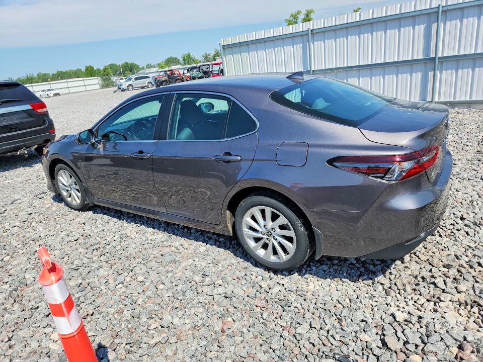 2022 Toyota Camry le