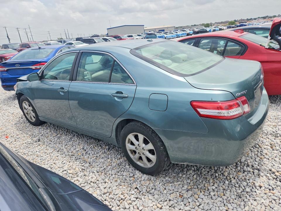 2011 Toyota Camry le