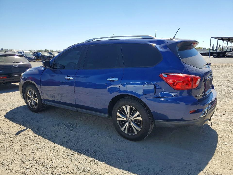 2017 Nissan Pathfinder sv