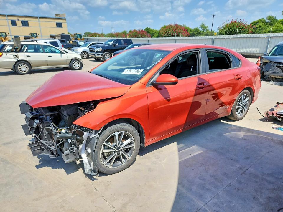 2023 KIA Forte lxs