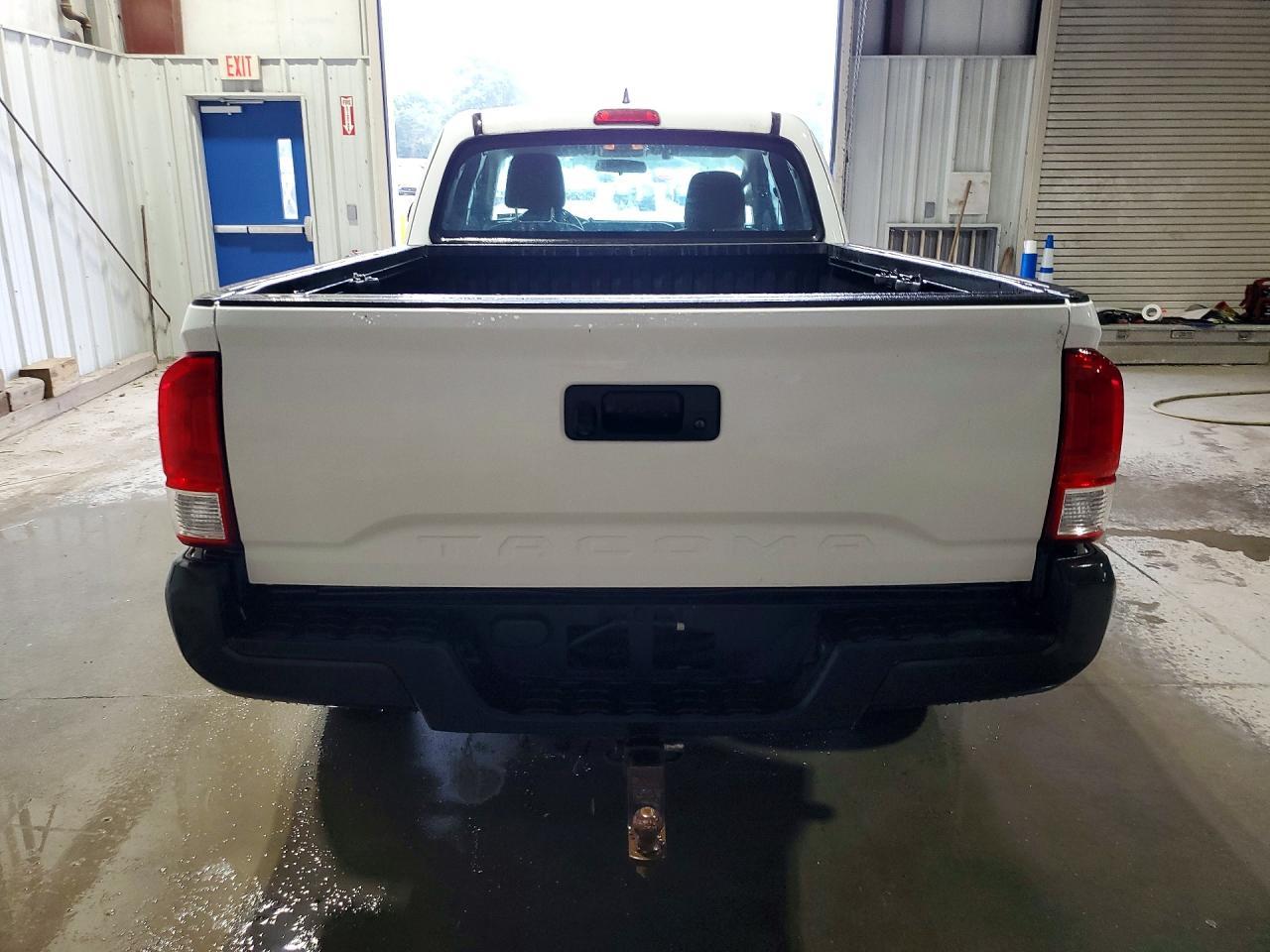2016 Toyota Tacoma SR