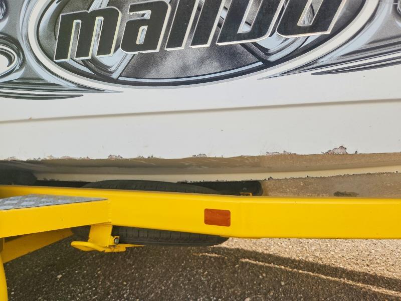 2004 Malibu Boat