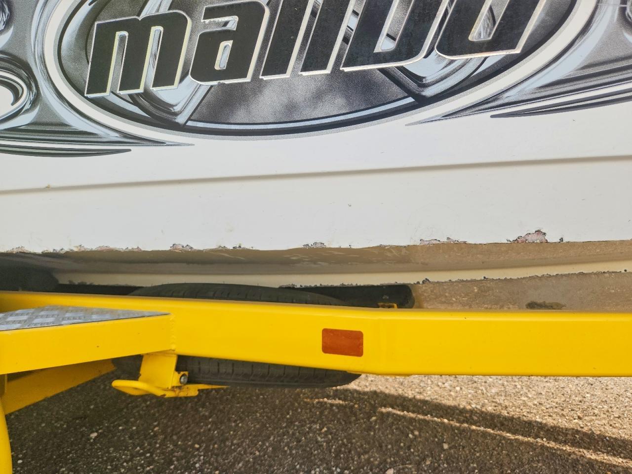 2004 Malibu Boat