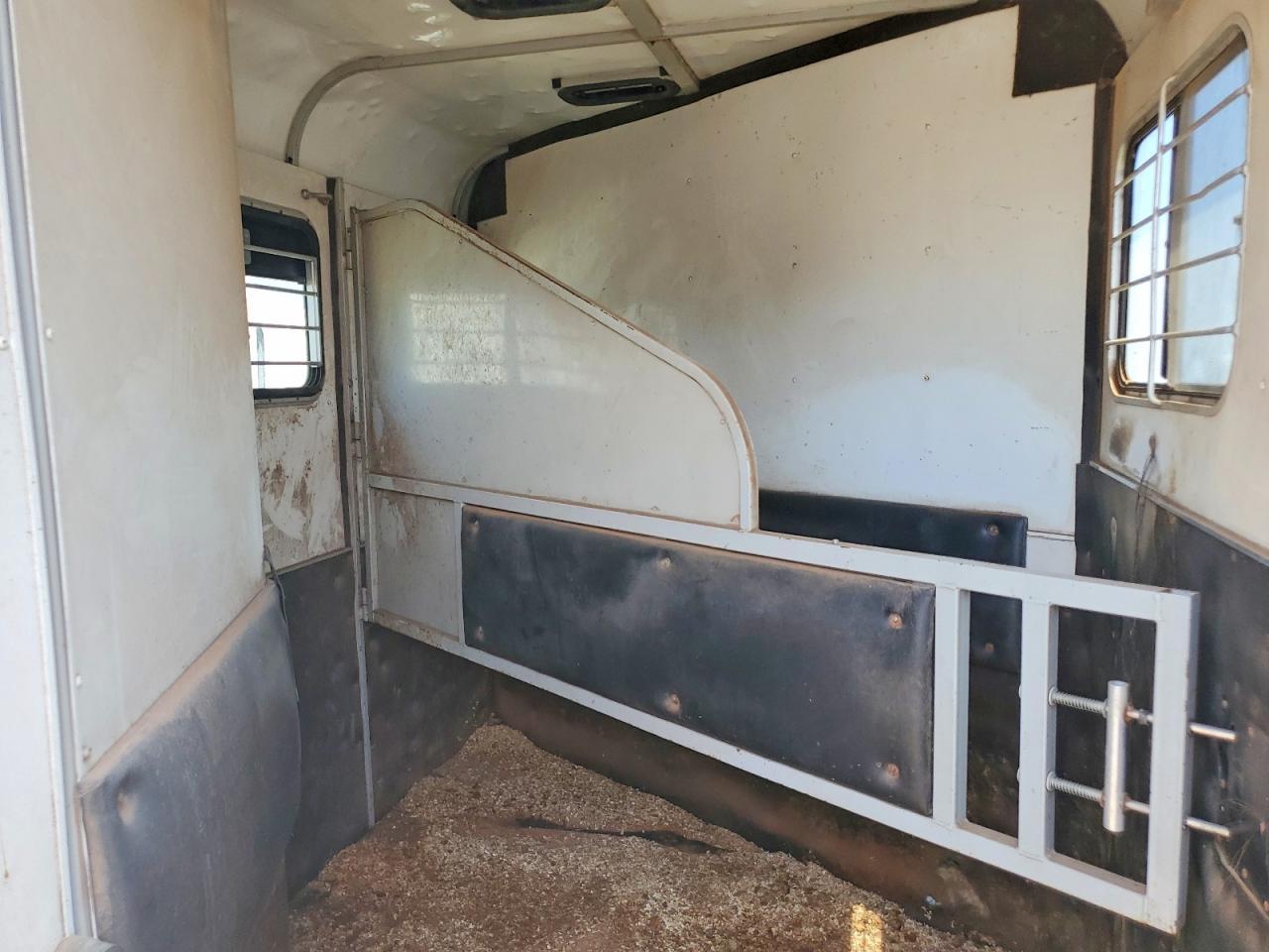 1999 Other 2002 Merhow Horse Trailer