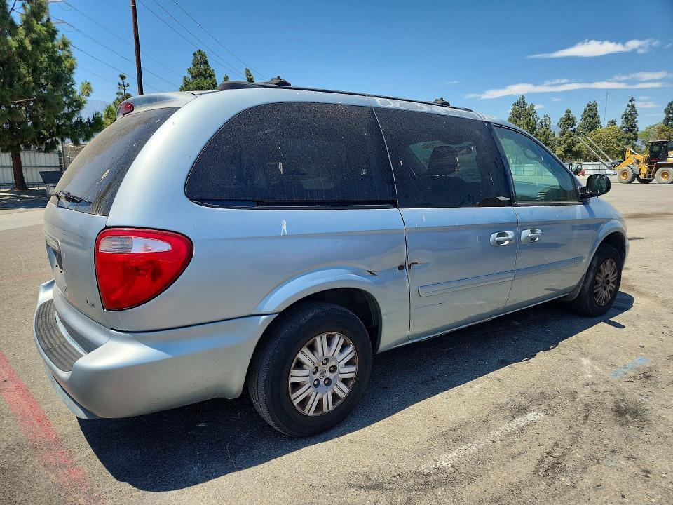 2006 Chrysler Town & Country lx