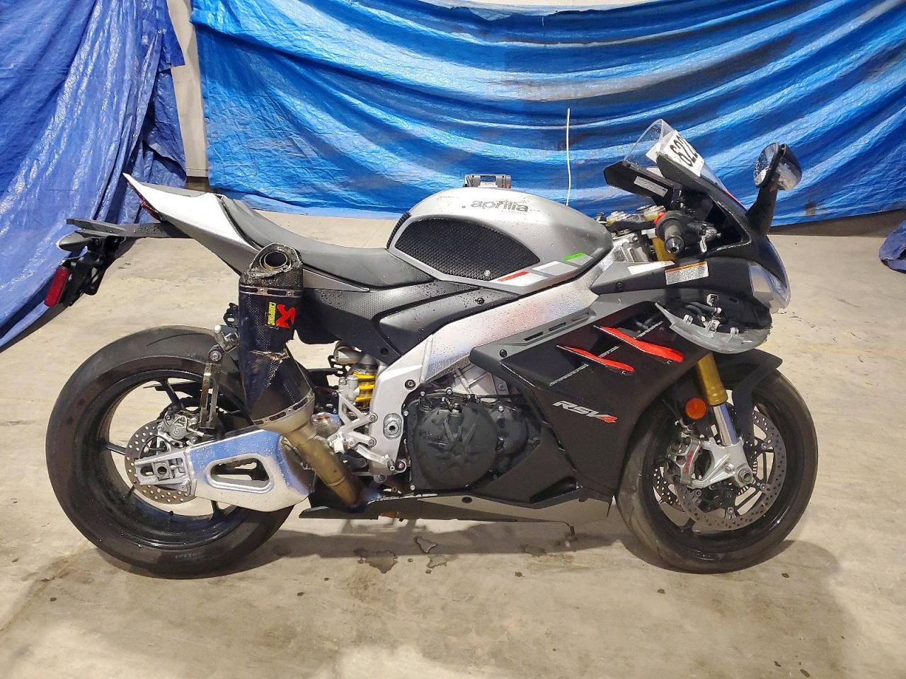 2022 Aprilia RSV4 1100