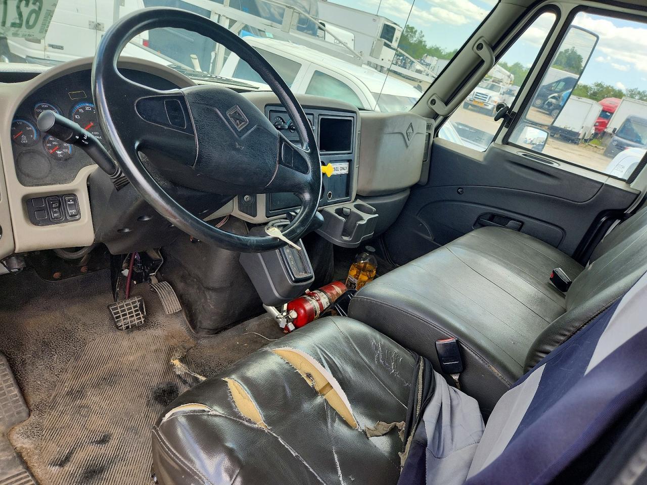 2015 International 4300 BOX Truck