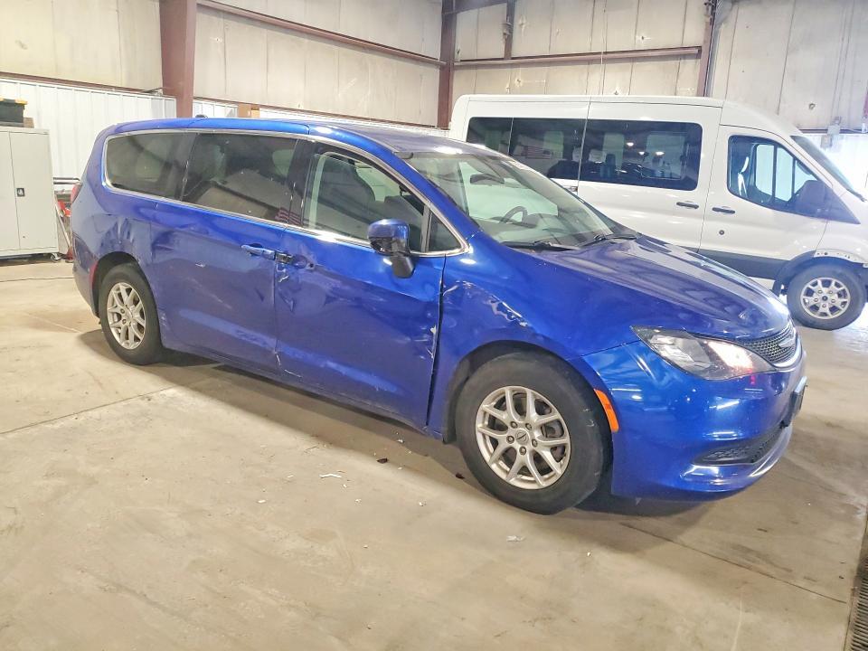 2021 Chrysler Voyager lx