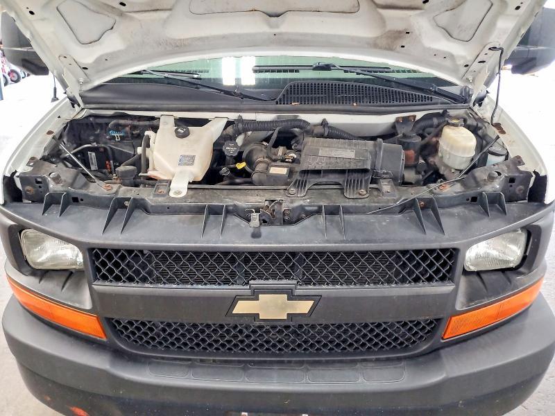 2015 Chevrolet Express BOX Truck