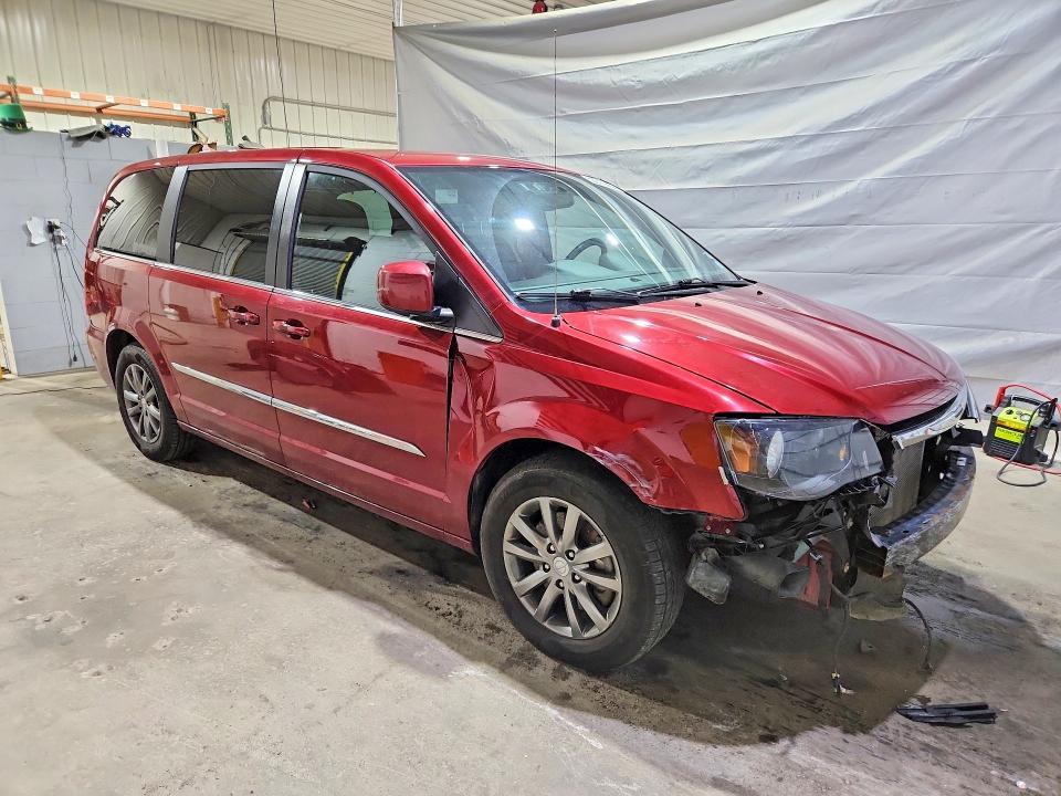 2015 Chrysler Town & Country s