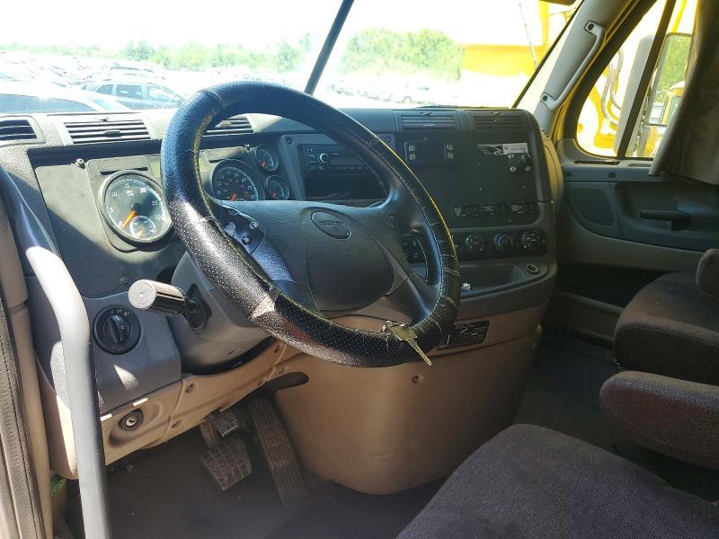 2017 Freightliner Cascadia 125 Semi Truck